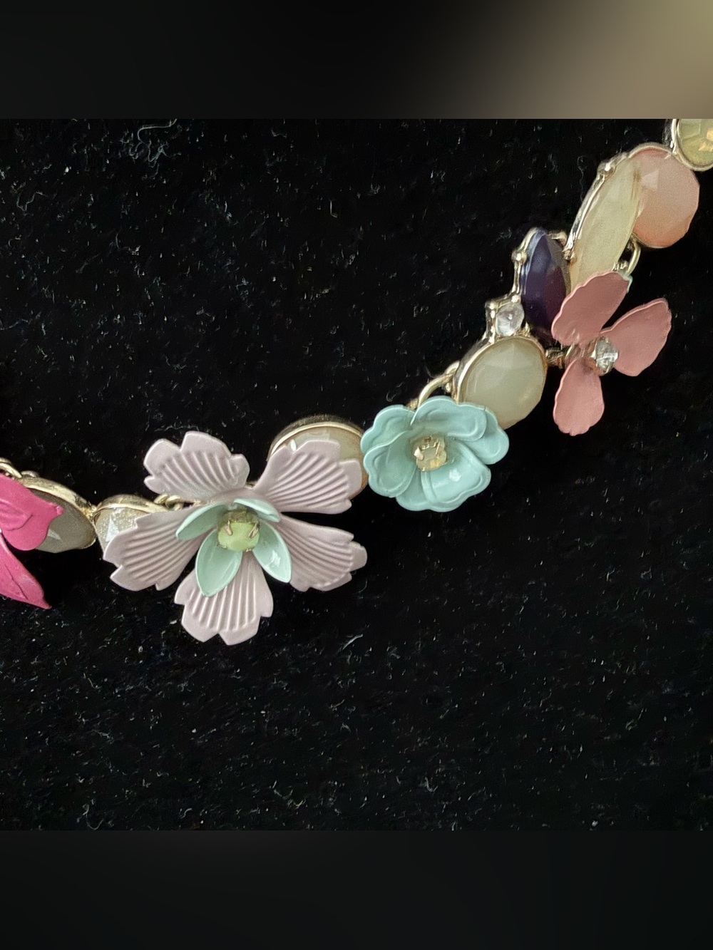 ๐บ Vibrant Multicolored Enameled Floral Statement Flower Necklace 17โ - Picture 6 of 9